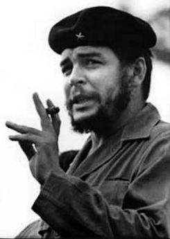 Che Guevara: Es preferible morir de pie, antes que vivir arrodillado.